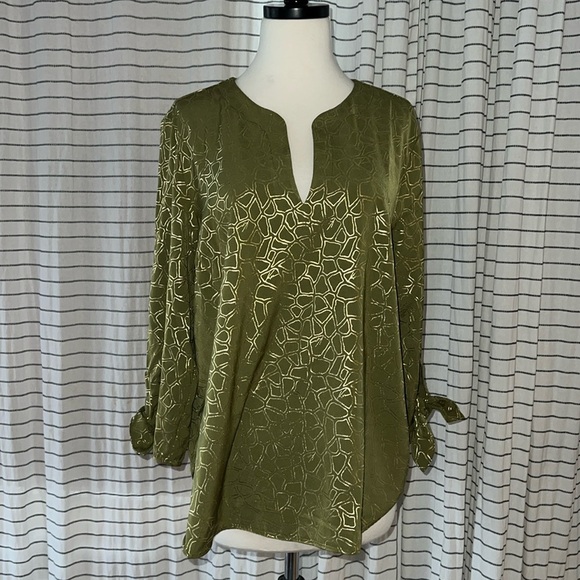 NWT MICHAEL Michael Kors Women’s Giraffe Print Tie Sleeve Top Green Gold Large - Picture 1 of 7
